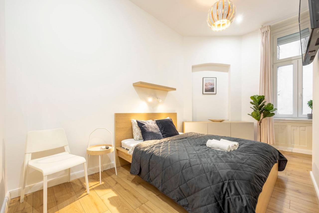 Central Grand Apartment With 5Bedrm 2Bathroom Βουδαπέστη Εξωτερικό φωτογραφία